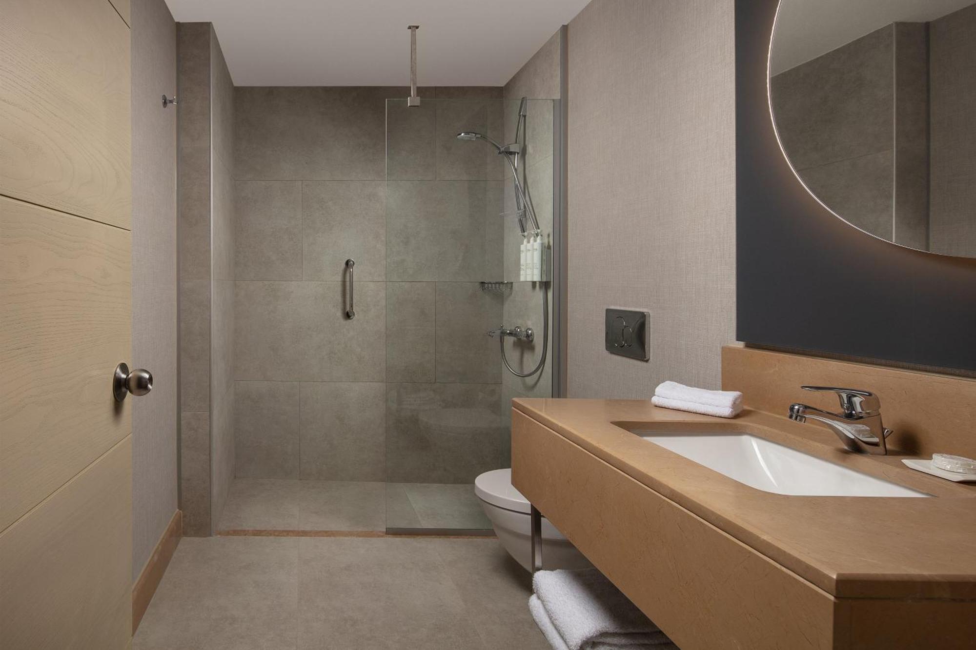 Delta Hotels By Marriott Istanbul West Zewnętrze zdjęcie