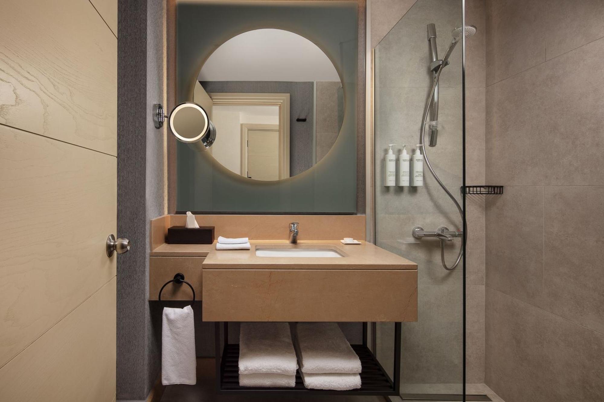 Delta Hotels By Marriott Istanbul West Zewnętrze zdjęcie